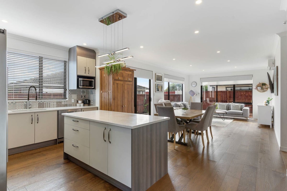 39A Rodney Street, Howick, Auckland - Carousel 1