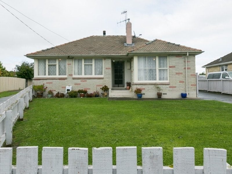 12 Bisson Place, Maraenui, Napier - Carousel 1