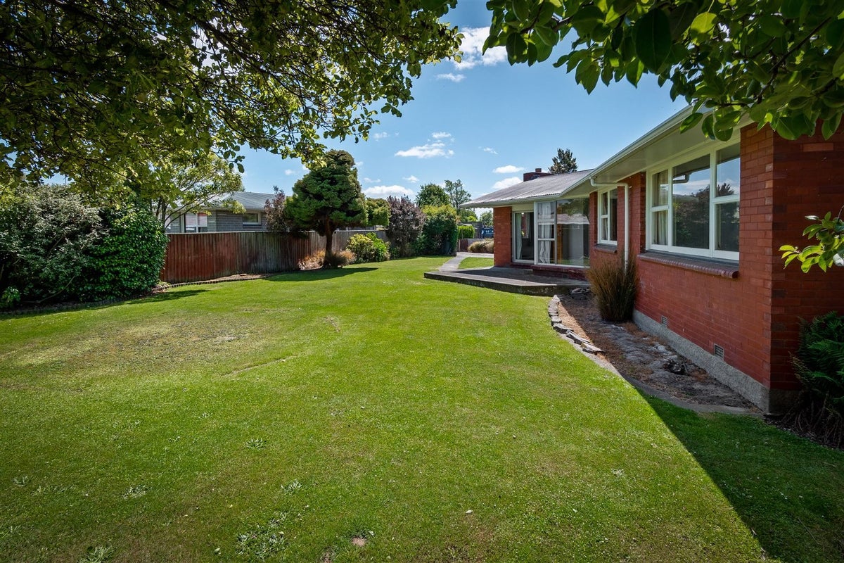 15 Wolsey Place, Hillmorton, Christchurch - Carousel 2