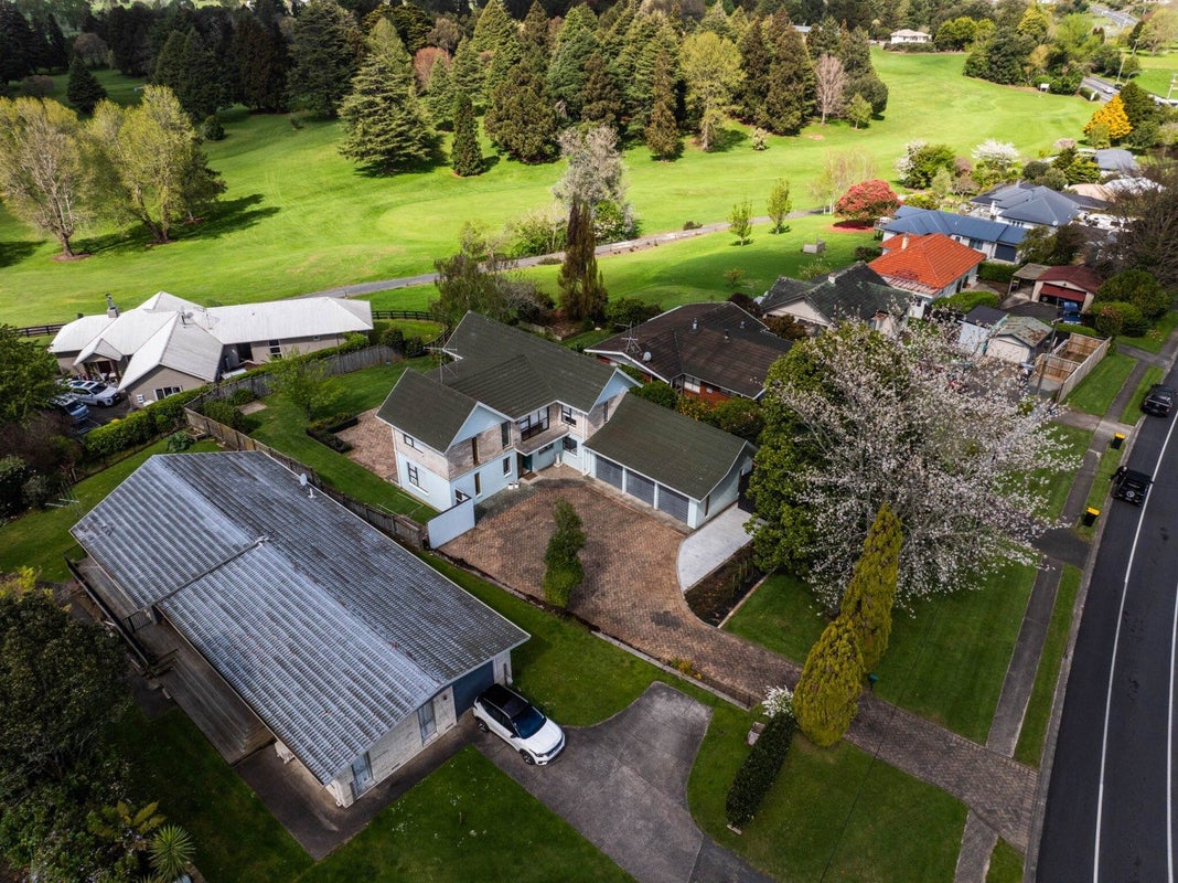 1733 Kihikihi Road, Te Awamutu, Te Awamutu - Carousel 1