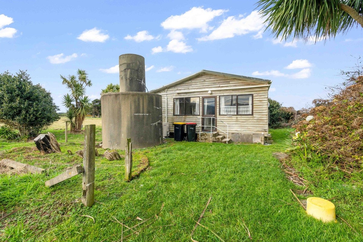 15 Thomas Road, Orepuki, Riverton - Carousel 1