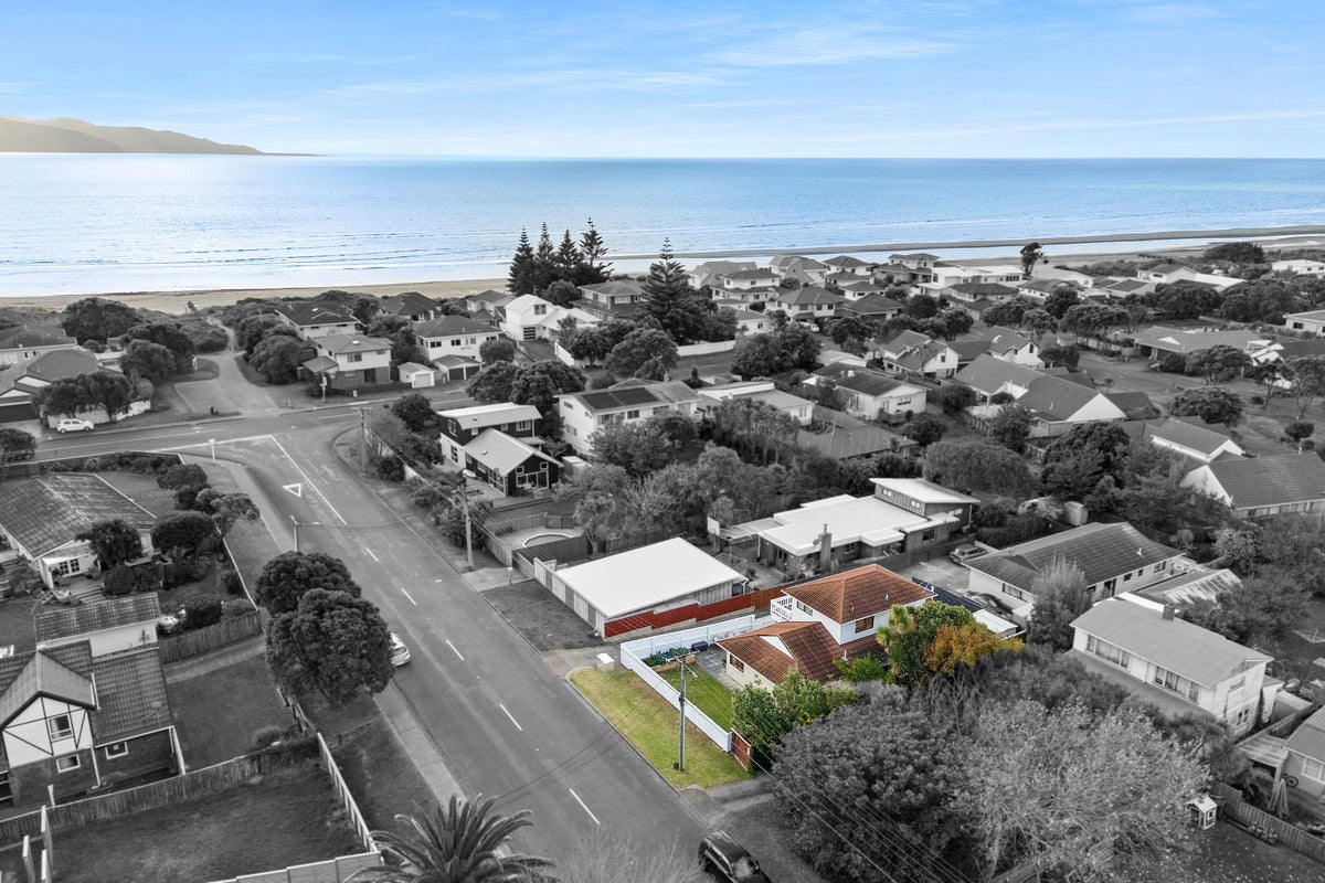 7 Ngapotiki Street, Paraparaumu Beach, Paraparaumu - Carousel 2