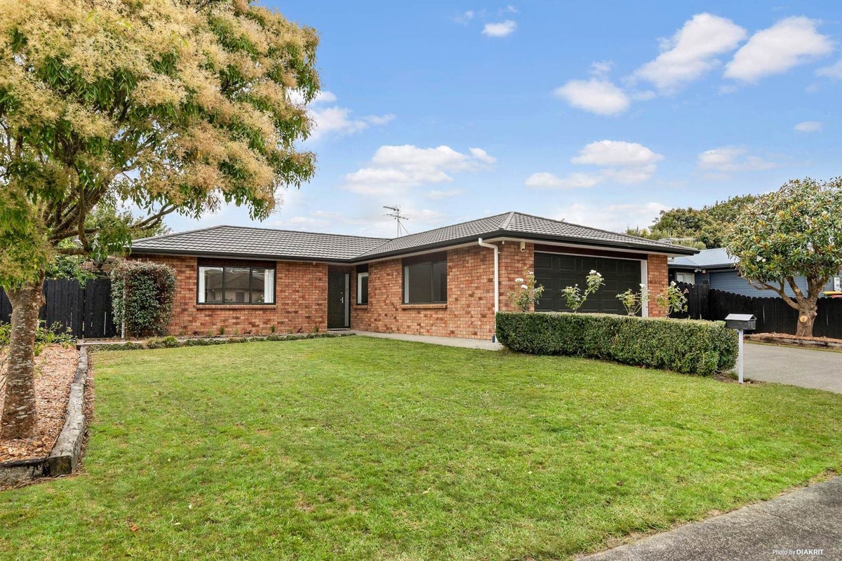 5 Four Oaks Place, Pukekohe, Pukekohe - Carousel 1