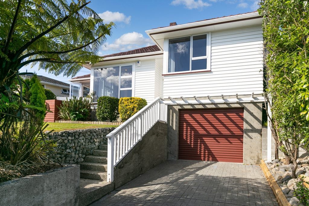 106 Helston Road, Paparangi, Wellington - Carousel 2