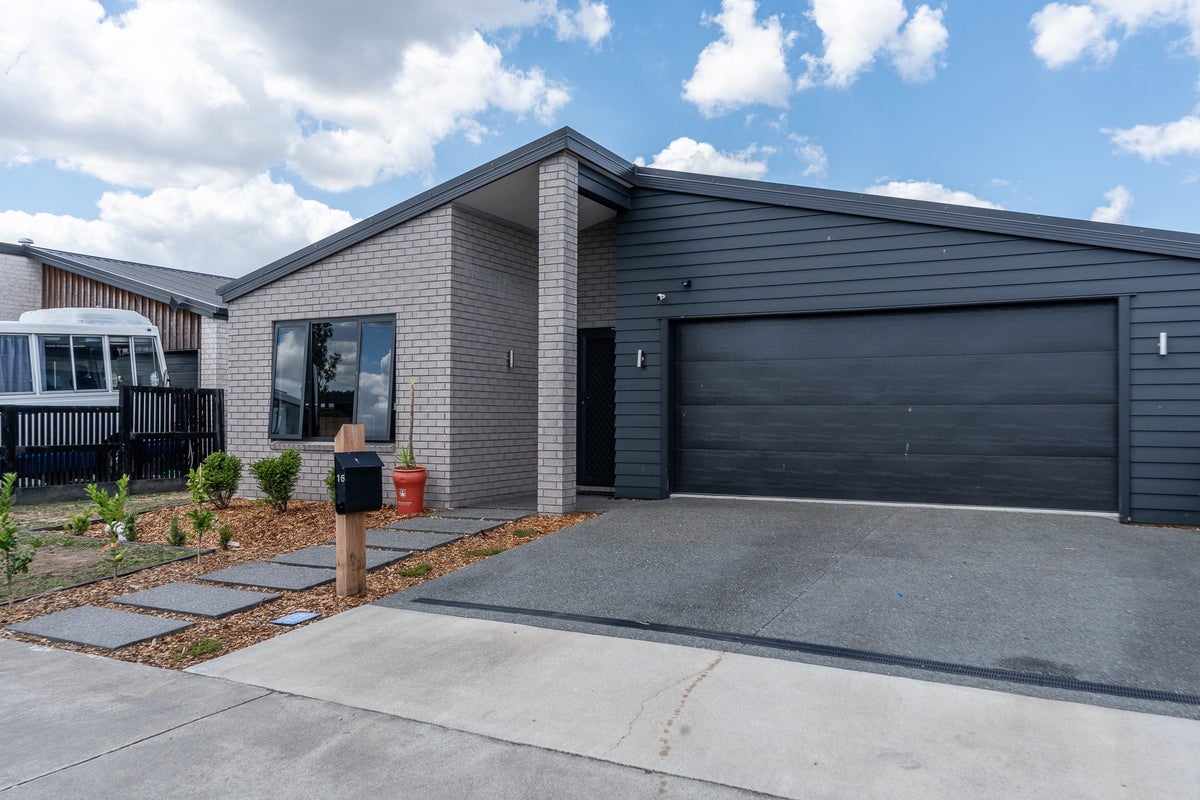 16 Taiatea Drive, Baverstock, Hamilton - Carousel 2