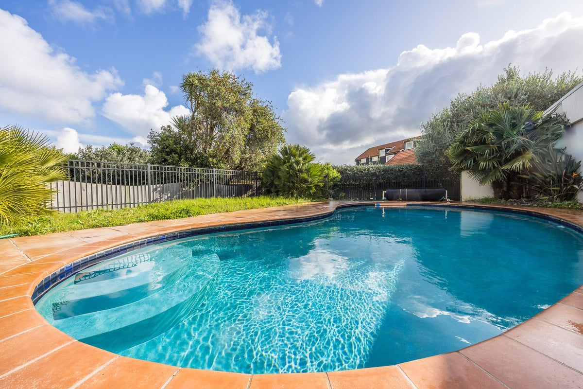 33 Sudeley Street, Orakei, Auckland - Carousel 25