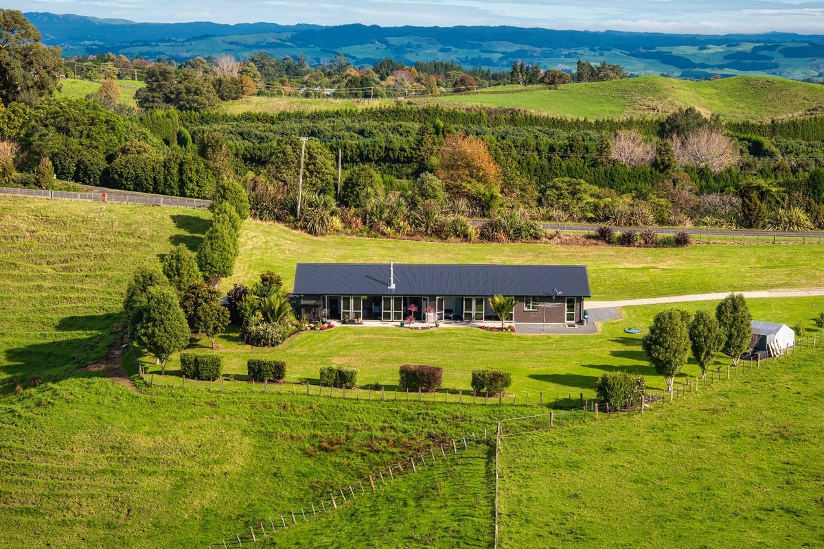 65 Hereford Road, Oropi, Tauranga - Carousel 1