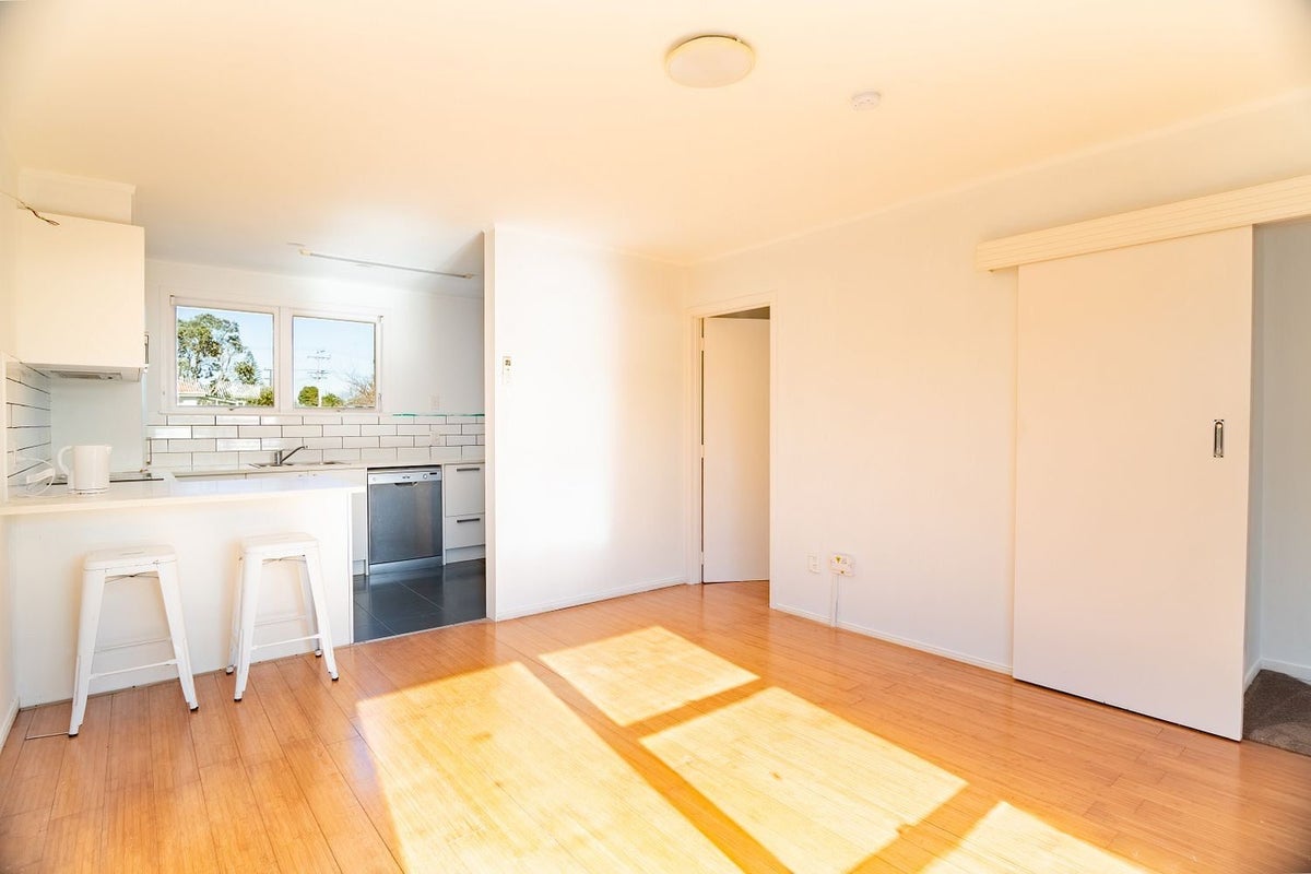 2/8 James Road, Manurewa, Auckland - Carousel 2