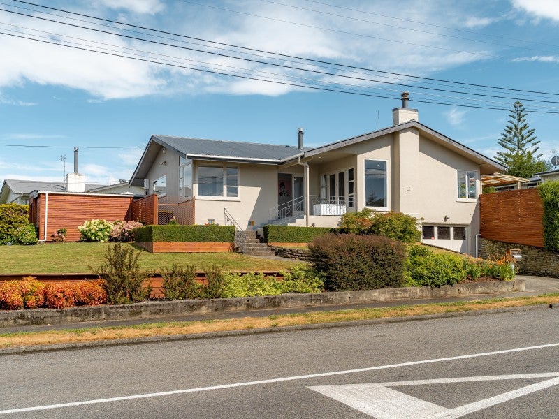 1 Puriri Crescent, Lansdowne, Masterton - Carousel 2