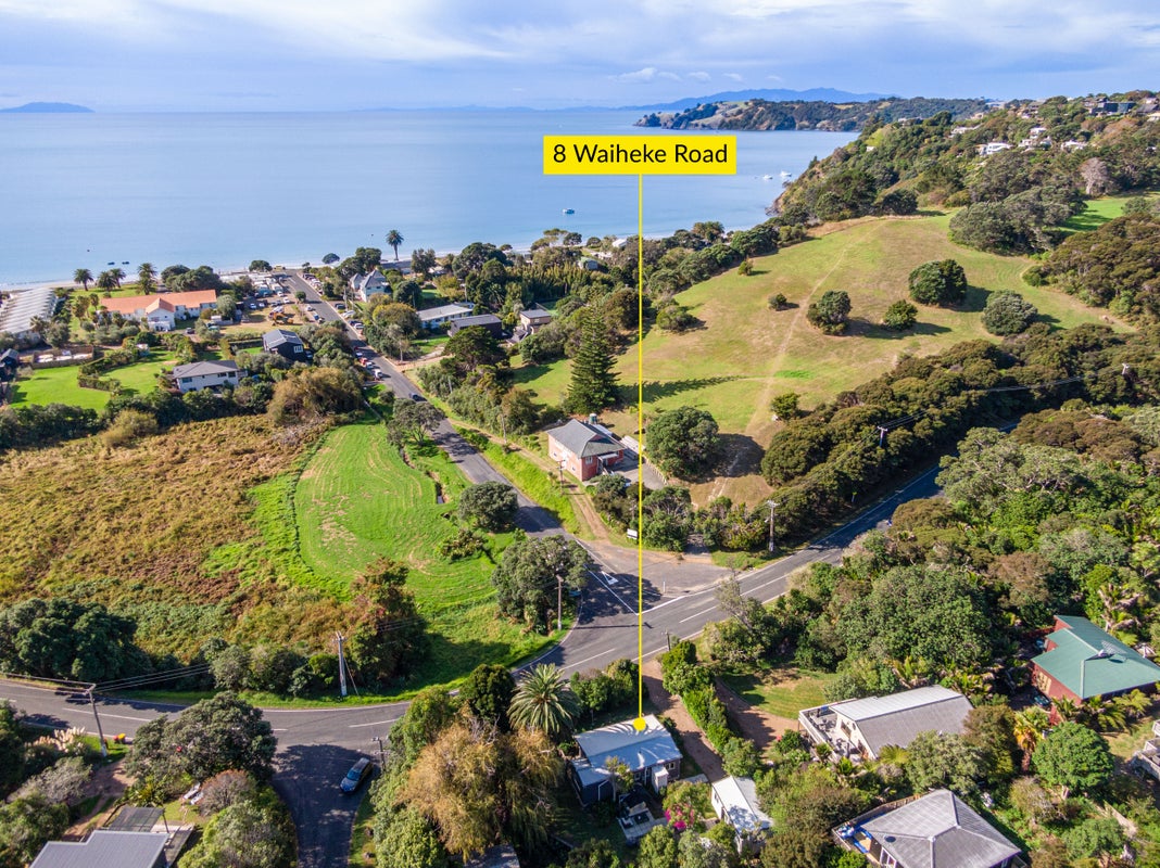 8 Waiheke Road, Onetangi, Waiheke Island - Carousel 1
