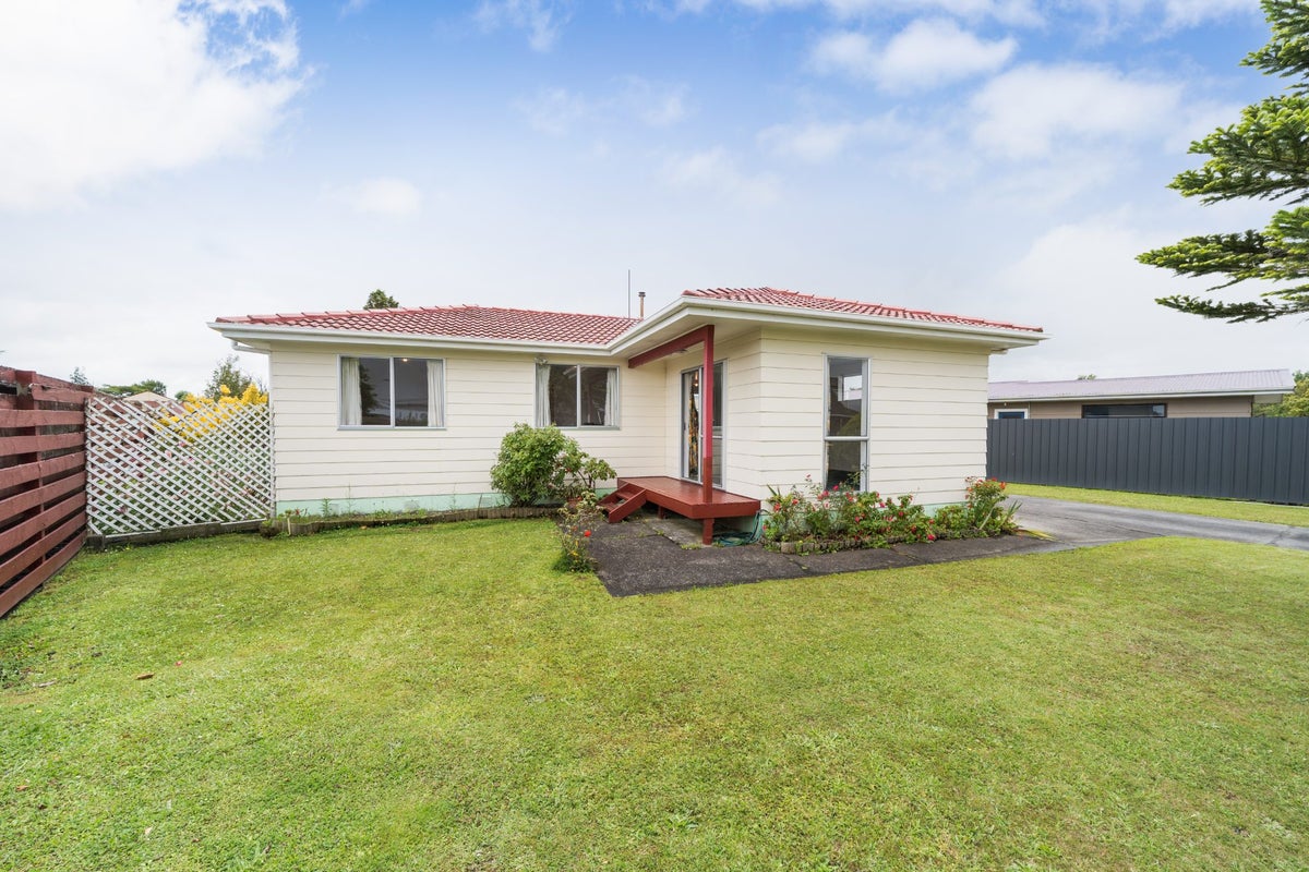 43 Acacia Street, Kelvin Grove, Palmerston North, Manawatu / Whanganui - Carousel 21