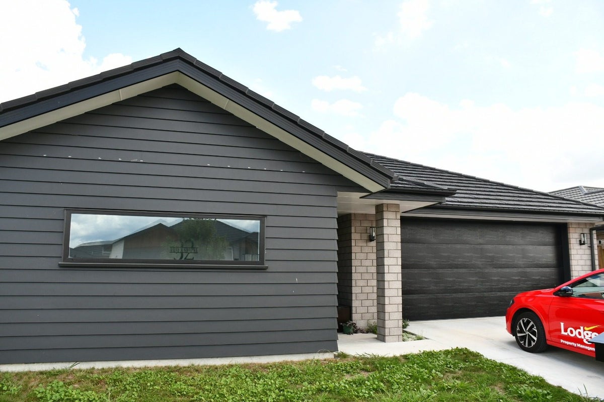 32 Keerangi Place, Rototuna North, Hamilton - Carousel 1