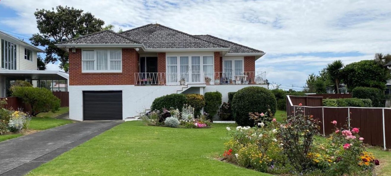 52 Te Kawa Road, Greenlane, Auckland - Carousel 1