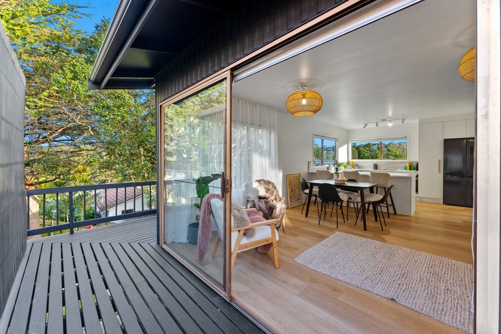 2/68 Glamorgan Drive, Torbay, Auckland - Carousel 1