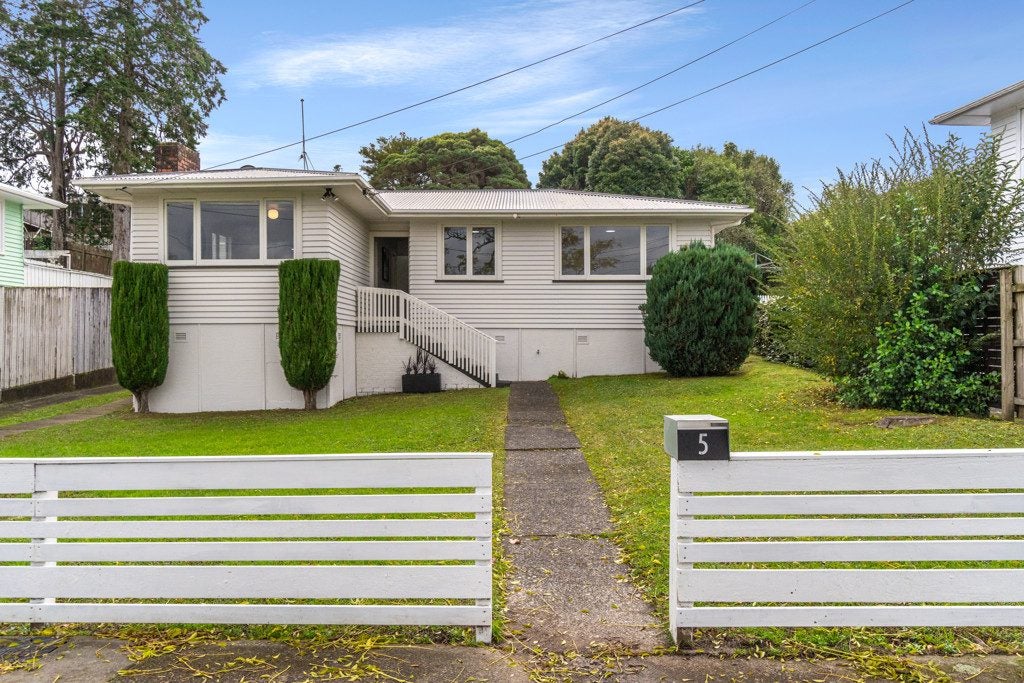 5 Mary Dreaver Street, New Windsor, Auckland City, Auckland - Carousel 1