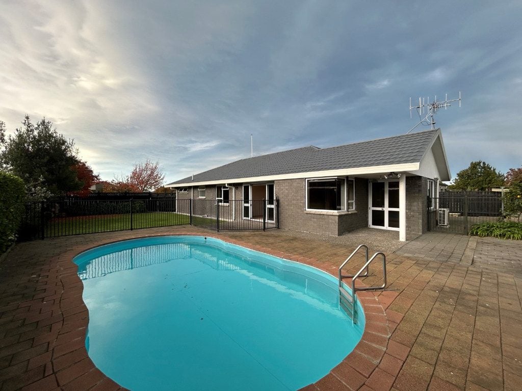17 Whiting Crescent, Greenmeadows, Napier - Carousel 2