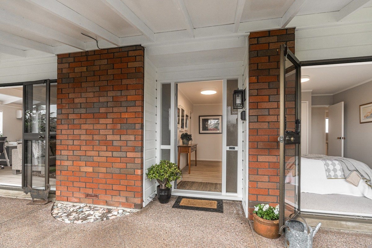 1/136 Calliope Road, Stanley Point, Auckland - Carousel 20