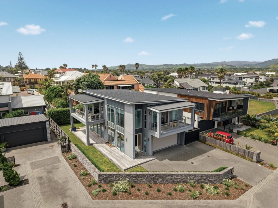 6 Otira Close, Papamoa Beach, Papamoa - Carousel 1
