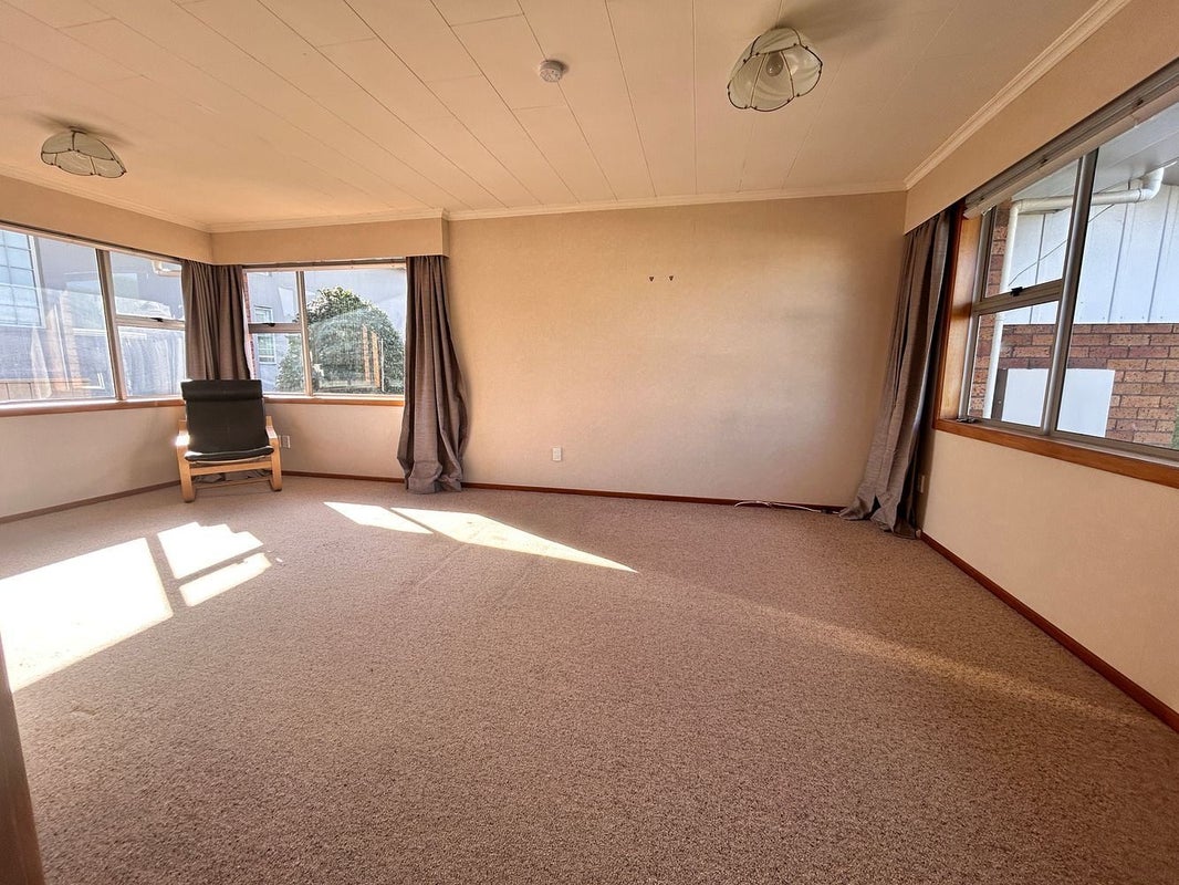 256C Courtenay Street, Strandon, New Plymouth - Carousel 1