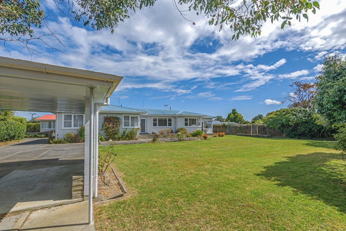 12 Nairn Crescent, Awapuni, Palmerston North - Carousel 1
