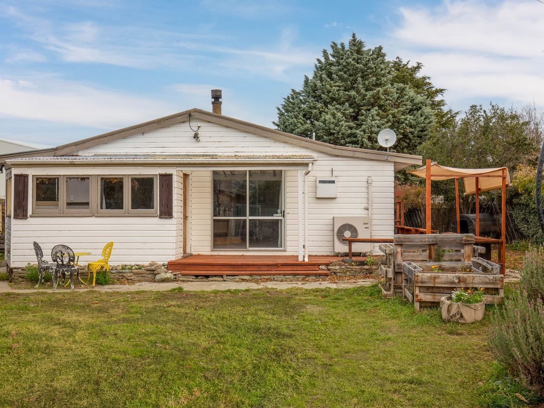 24 DOMAIN Road, Ettrick, Roxburgh - Carousel 1