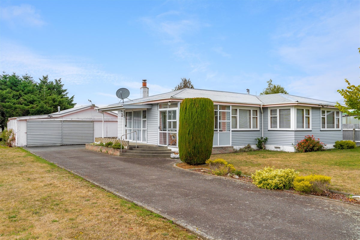 23 Solway Crescent, Solway, Masterton - Carousel 1