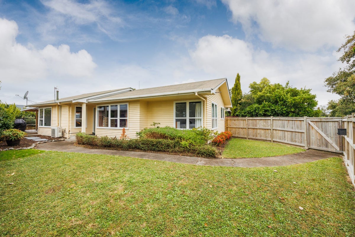 21 Acacia Street, Kelvin Grove, Palmerston North - Carousel 2