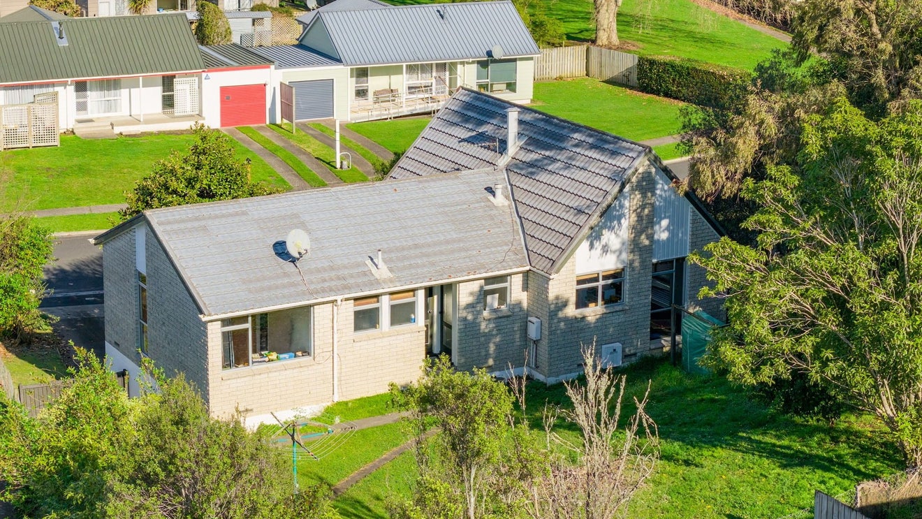 34 Morrow Avenue, St Andrews, Hamilton - Carousel 1