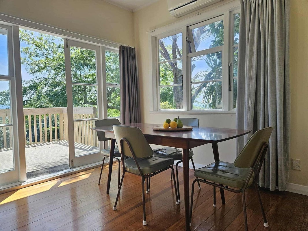 6 Simmonds Avenue, Mount Roskill, Auckland - Carousel 2