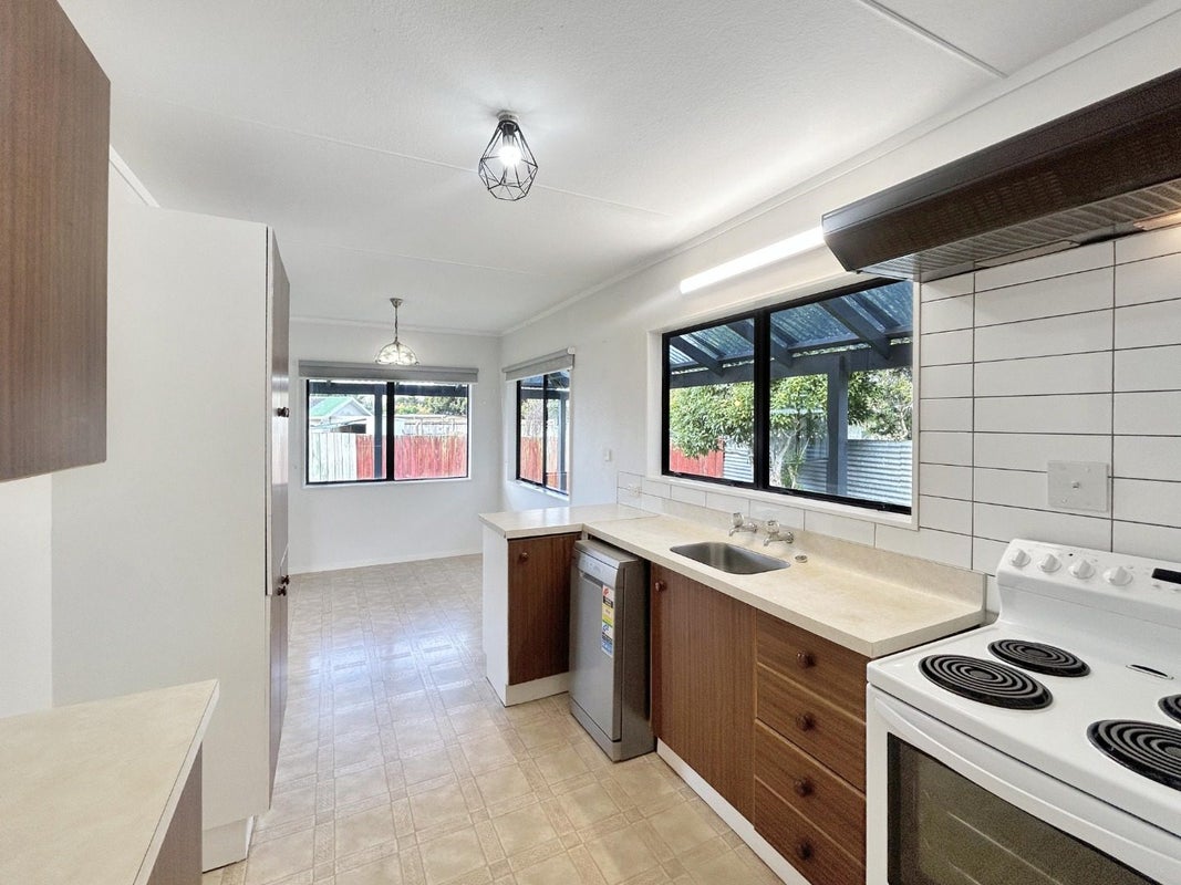 4 Wills Crescent, Ashhurst, Ashhurst - Carousel 2