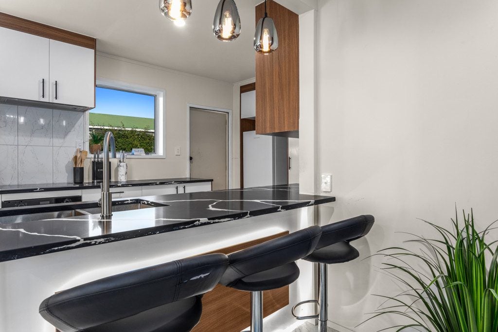 2/17A Jubilee Crescent, Whakatane, Whakatane - Carousel 2