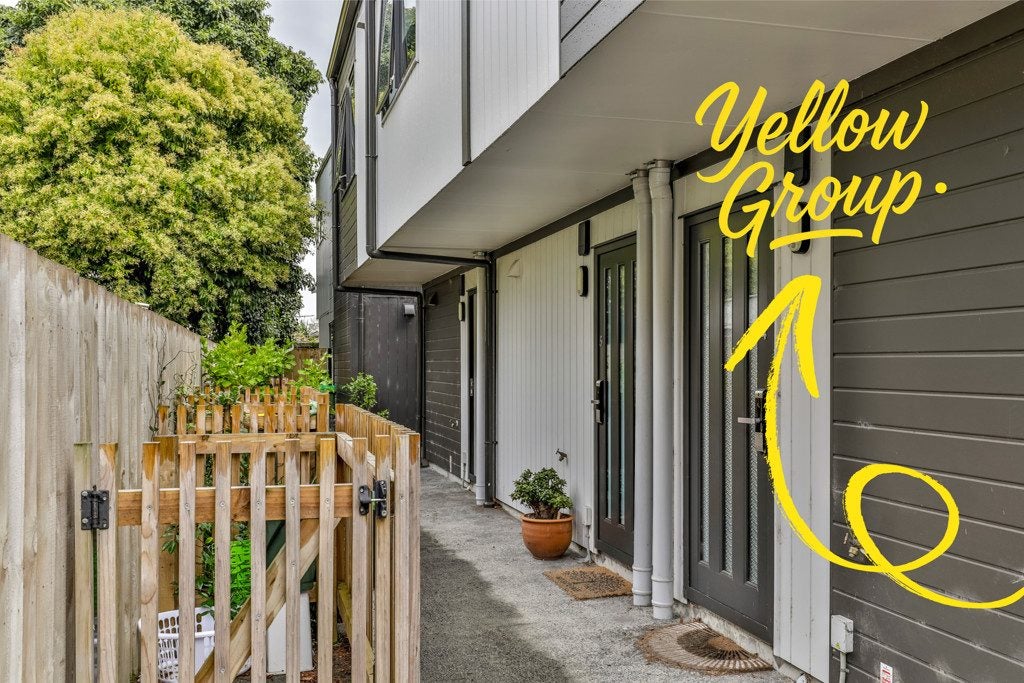 6/18 Graham Avenue, Te Atatu Peninsula, Auckland - Carousel 1