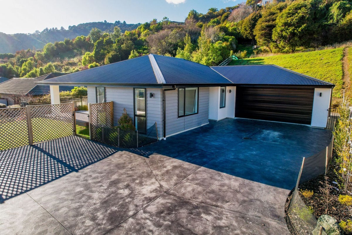 7B Devenish Place, Atawhai, Nelson - Carousel 1