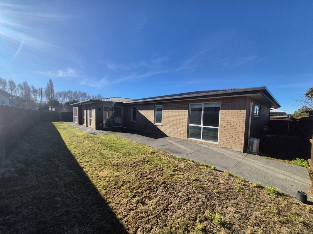 10 Davaar Crescent, Broomfield, Christchurch - Carousel 17