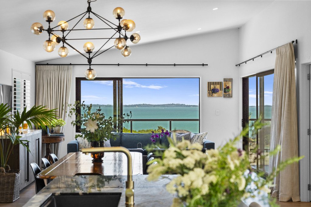 8A Park Road, Surfdale, Waiheke Island - Carousel 1
