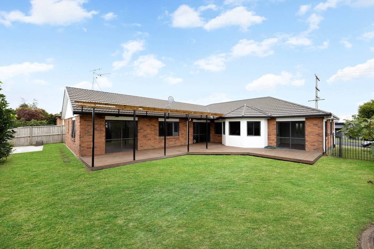 114 Rototuna Road, Rototuna, Hamilton - Carousel 1