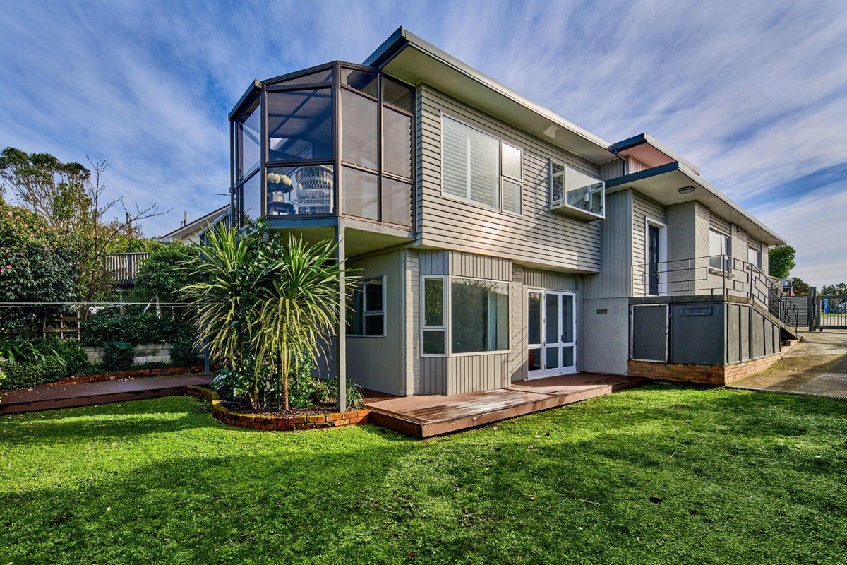 43 Pope Street, Camborne, Porirua - Carousel 2