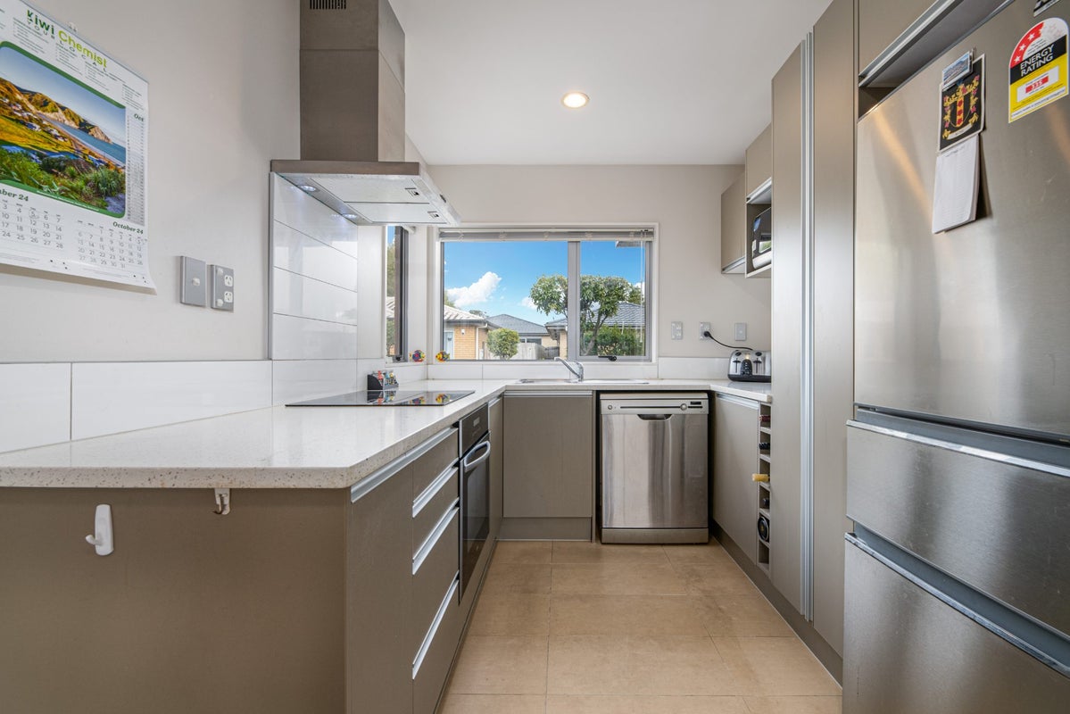 25/68 Fonteyn Street, Avondale, Auckland - Carousel 2
