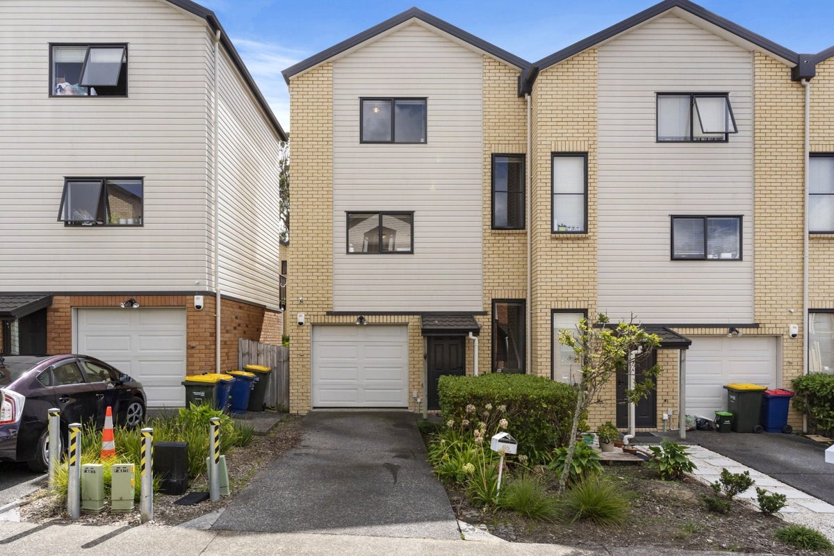 65/172 Mcleod Road, Te Atatu South, Auckland - Carousel 1