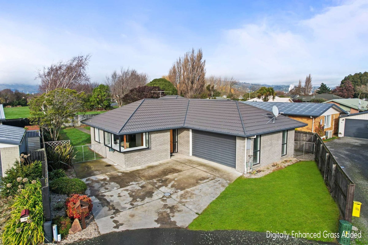 31 Seascape Gardens, Bromley, Christchurch - Carousel 2