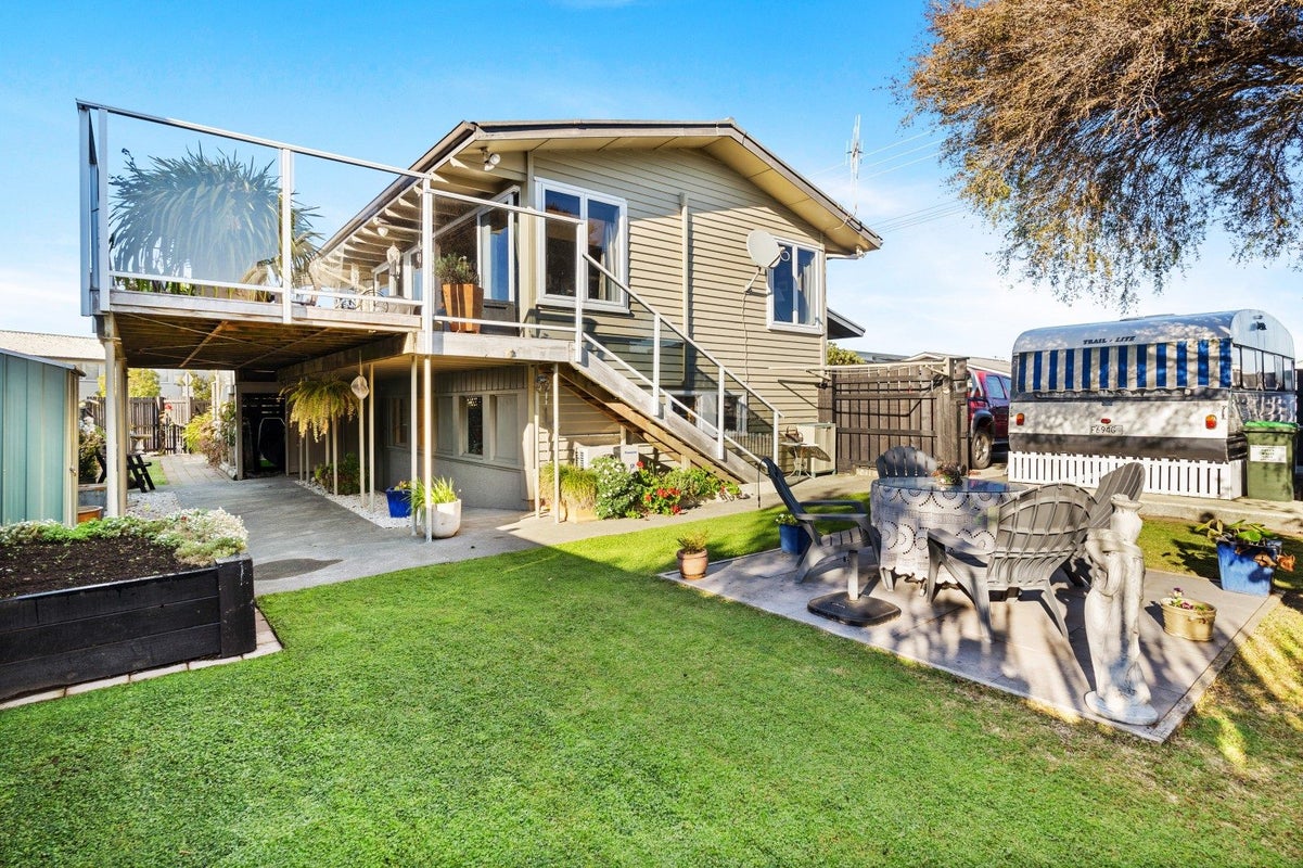 35 Charles Street, Westshore, Napier - Carousel 2