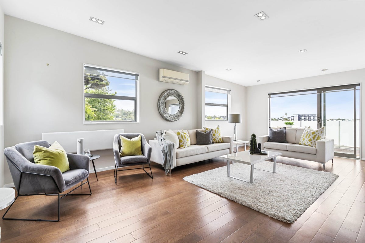 1/8 Wilk Lane, Browns Bay, Auckland - Carousel 2
