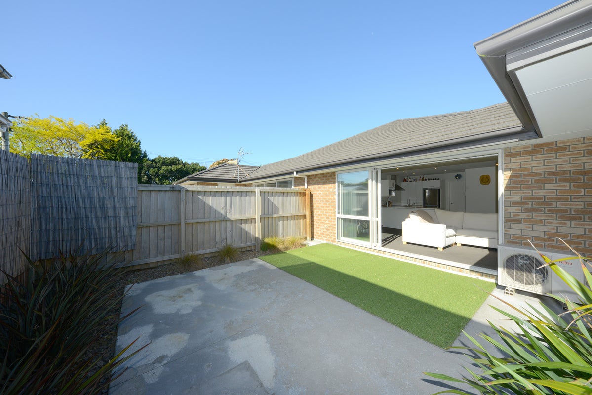 2/43 Waltham Road, Sydenham, Christchurch - Carousel 1