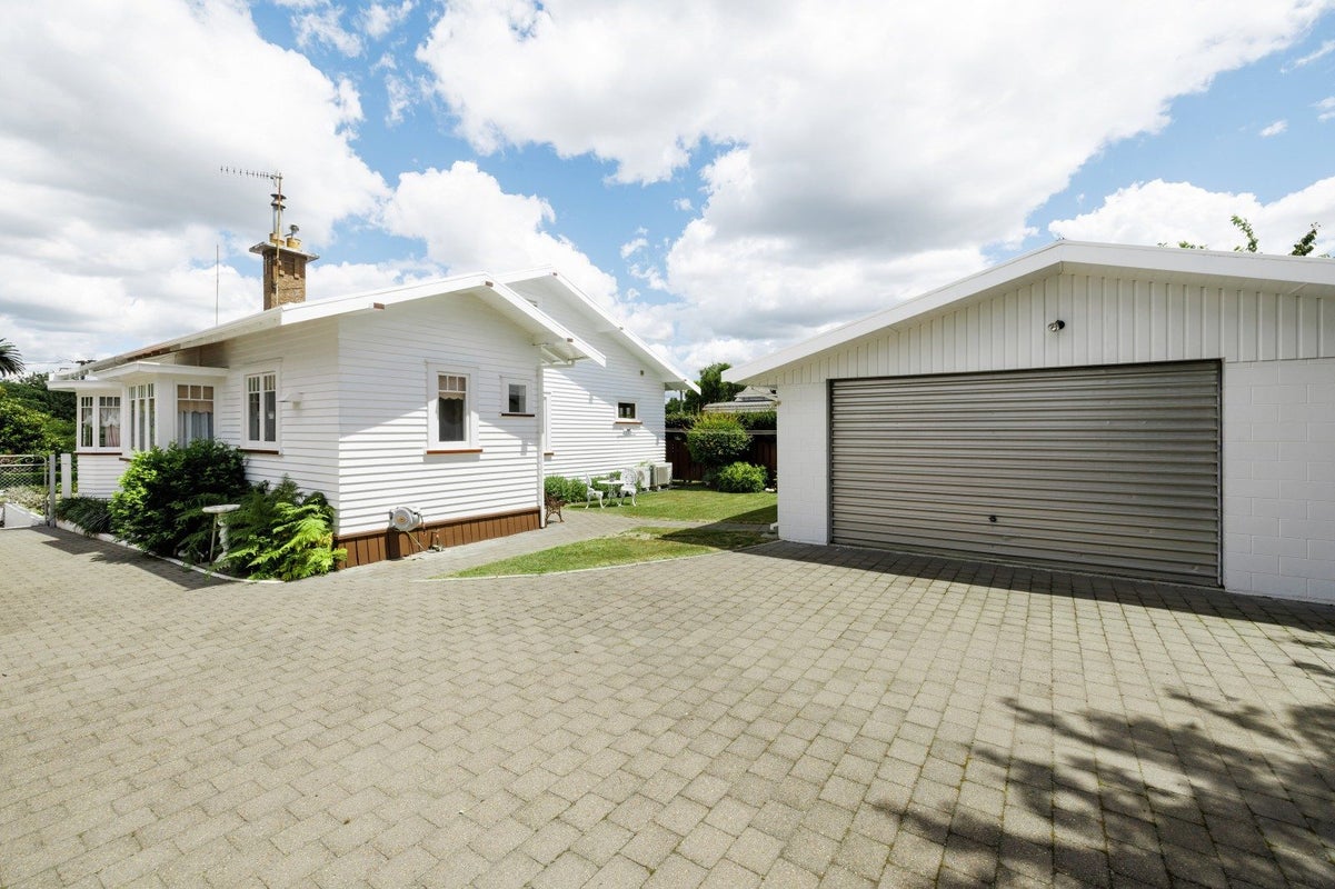 244 River Road, Claudelands, Hamilton - Carousel 2