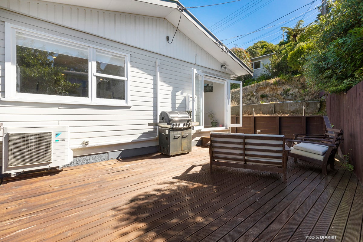 5 Innes Way, Newlands, Wellington - Carousel 1