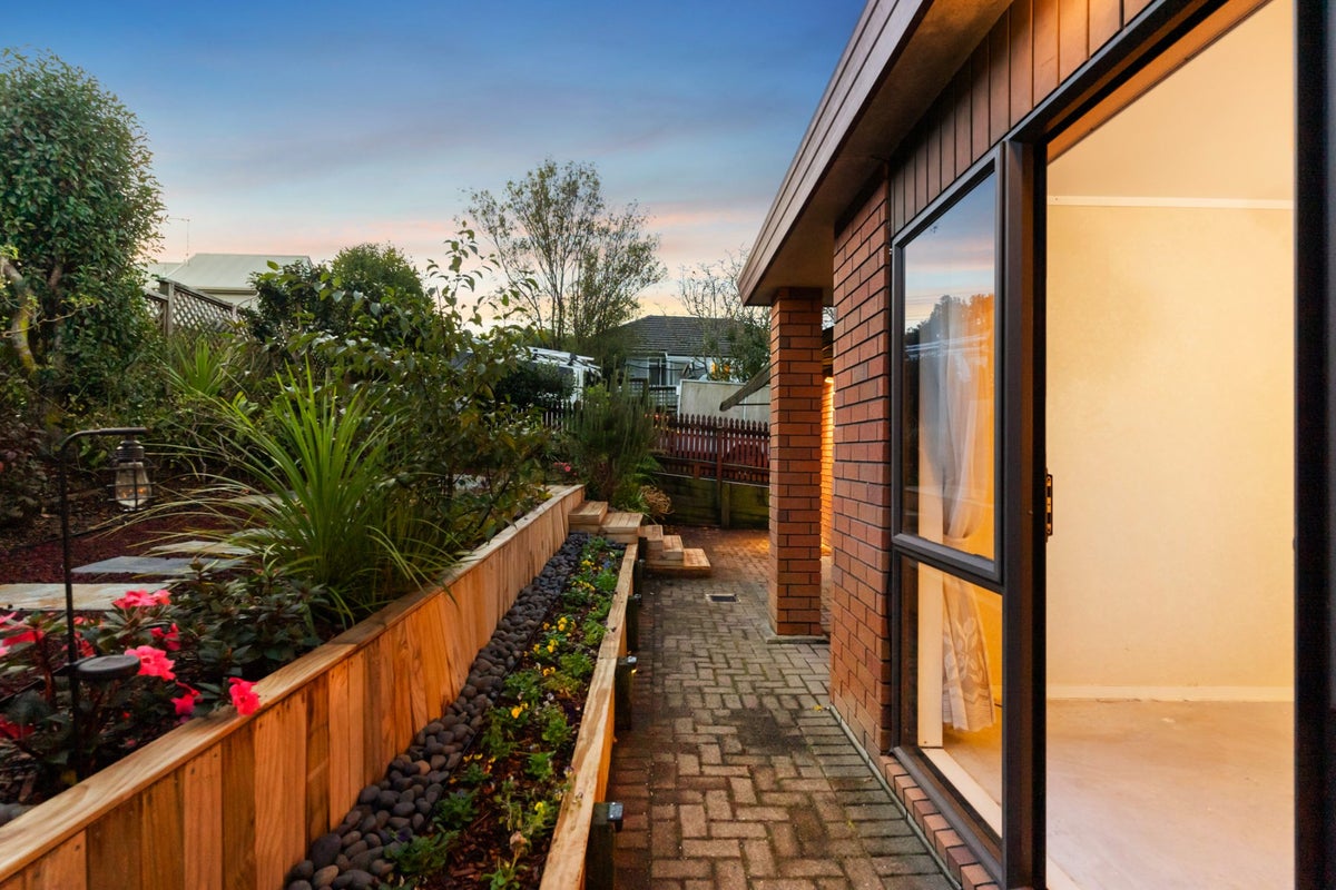 47B Riddell Road, Glendowie, Auckland - Carousel 2
