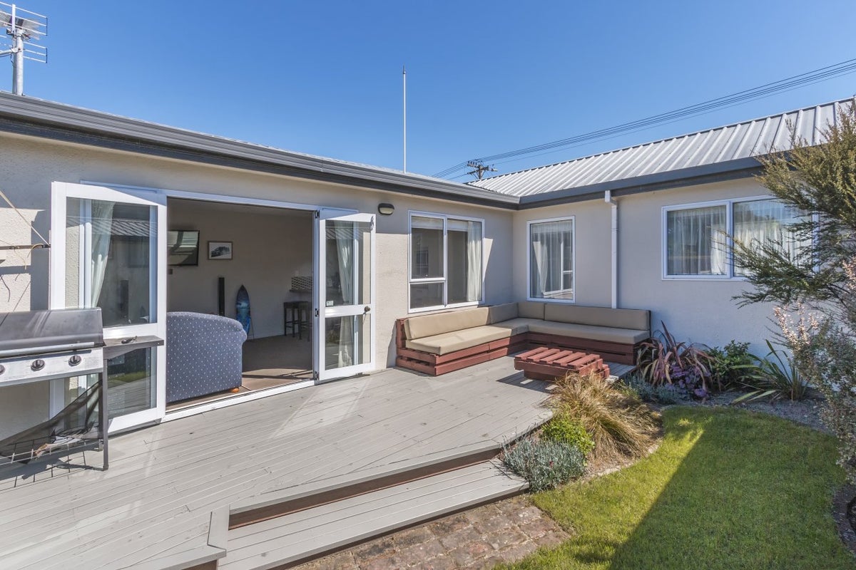 2/142 Petrie Street, Richmond, Christchurch - Carousel 1