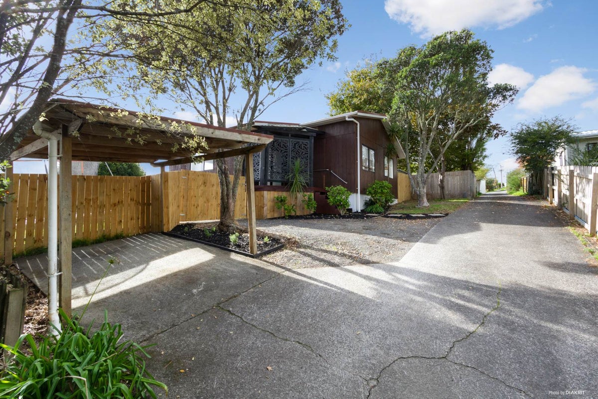 103B Woodglen RD, Glen Eden, Waitakere - Carousel 2