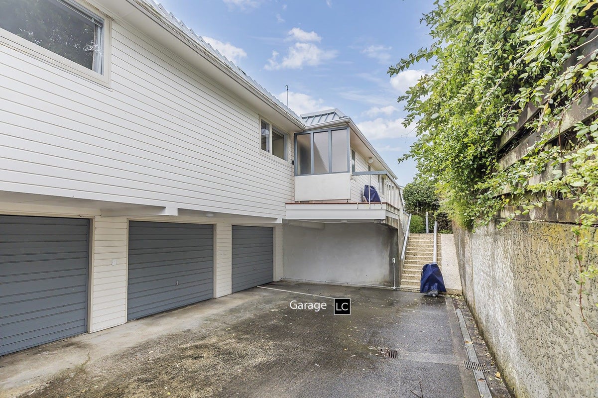 3B Spiers Street, Karori, Wellington - Carousel 1