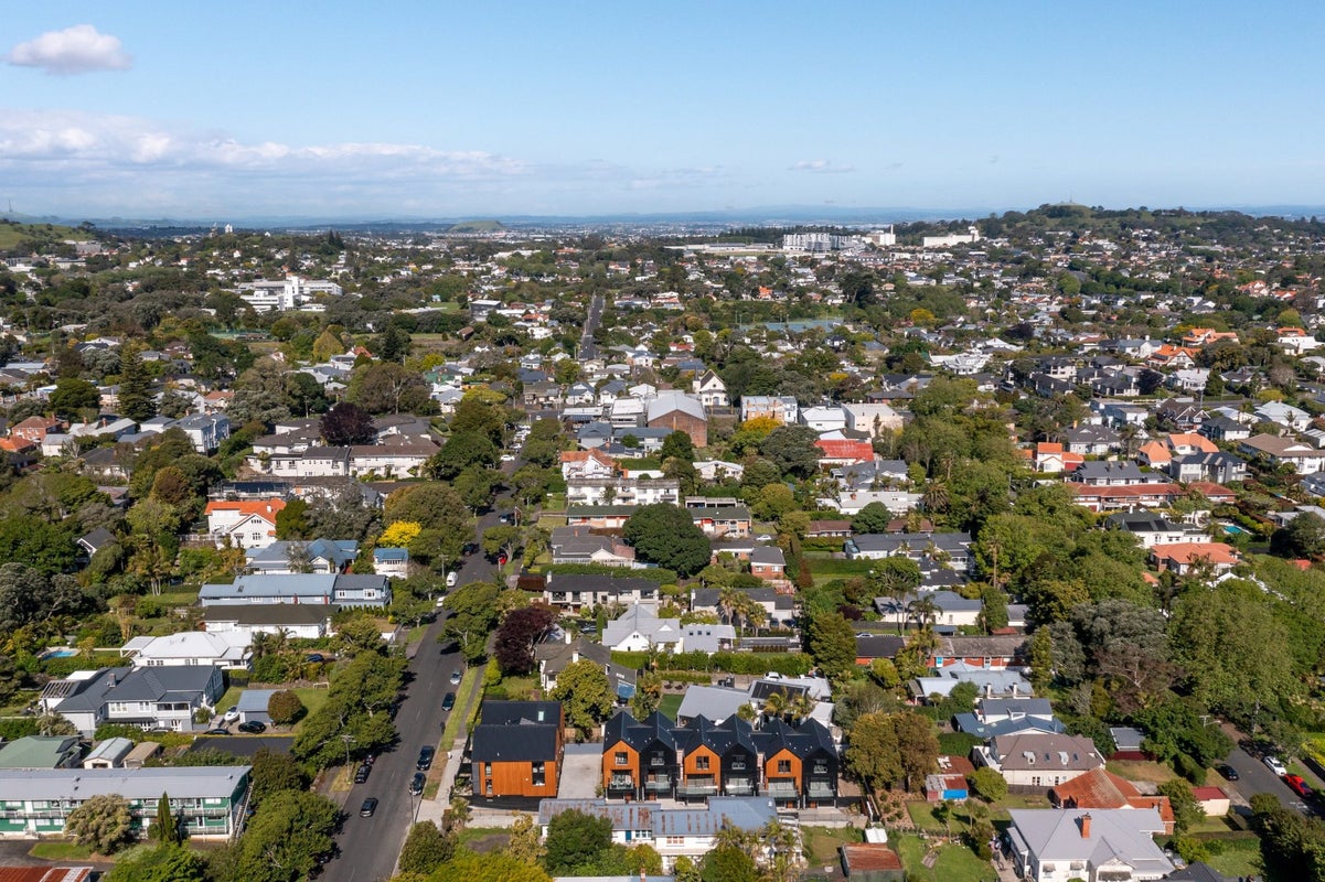 9/20 Fairview Road, Mount Eden, Auckland - Carousel 27